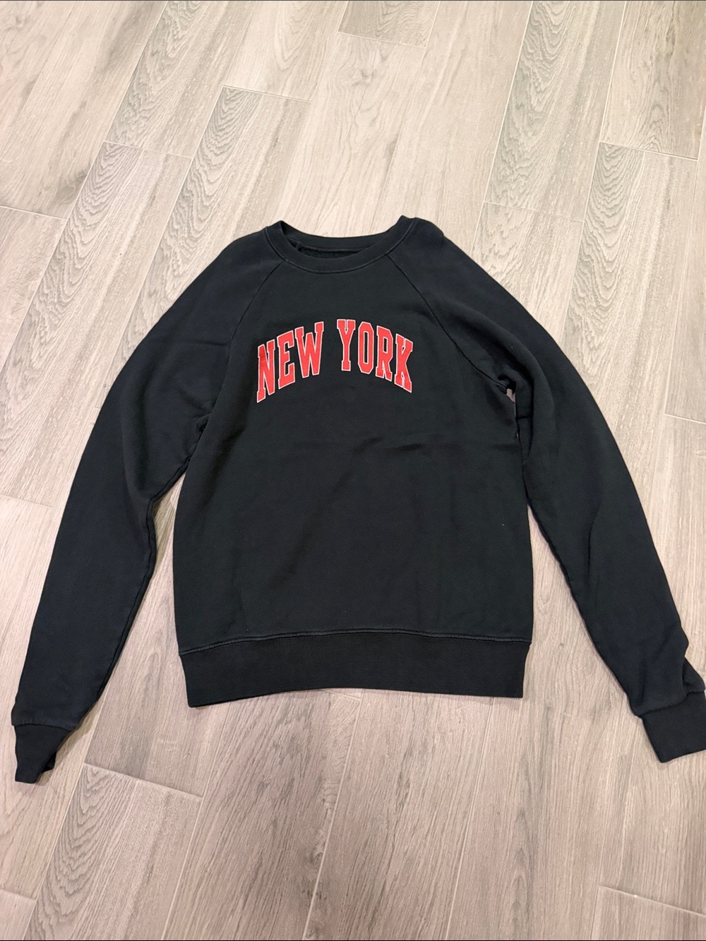 John Galt Woman’s New York Black Crewneck Sweatshirt with Red Lettering Size O/S